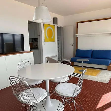 With Fantastic Seaview *