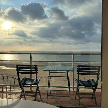 Appartement With Fantastic Seaview Oostende